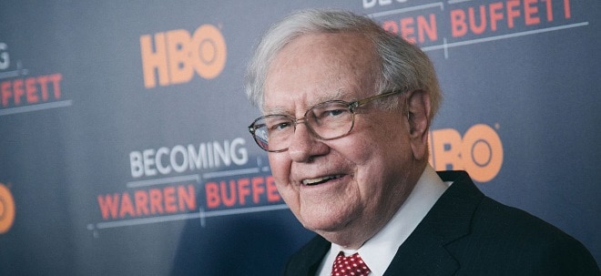 "Es gibt Dinge, über die man sich keine Sorgen machen muss": Warren Buffett kauft trotz Fitch-Abstufung US-Staatsanleihen im Milliardenwert