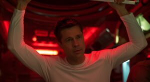 Sonntag erstmals im Free-TV: Bildgewaltiges Sci-Fi-Abenteuer mit Brad Pitt