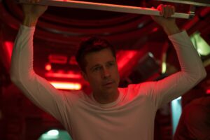 Sonntag erstmals im Free-TV: Bildgewaltiges Sci-Fi-Abenteuer mit Brad Pitt