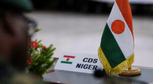 Internationale Beziehung: Putschisten im Niger entziehen französischem Botschafter Immunität