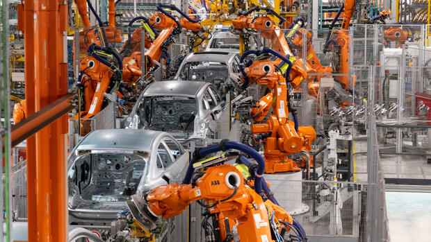 Konjunktur: Deutsche Industrie verzeichnet größten Auftragseinbruch seit 2020 – „Bleibt Sorgenkind“