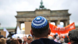 Antisemitismus an Schulen: „Das Wort Jude als Schimpfwort ist weit verbreitet“