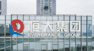 Evergrande's Economic Tremors Trigger Bank Run in Northern China – Economics Bitcoin News