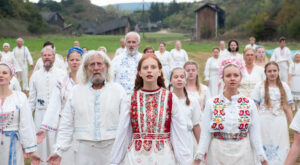 Halloween Kostüm-Idee für Damen: Mit diesem „Midsommar“-Outfit werdet ihr Teil der unheimlichen Sekte