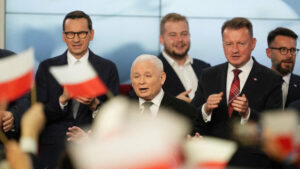 Parlamentswahlen in Polen: Regierungspartei PiS liegt laut Hochrechnungen vorne – 36,8 Prozent der Stimmen