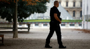 Terroralarmstufe: Pariser Louvre und Schloss von Versailles nach Drohung geräumt