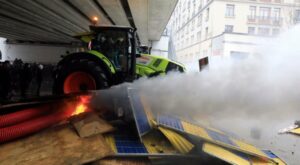 Agrarpolitik: Bauern protestieren teils gewaltsam bei EU-Agrarminister-Treffen