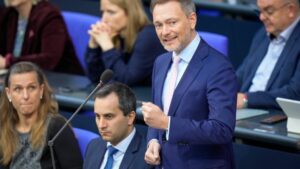 Haushalt: Brief an Kabinettskollegen: Finanzminister Lindner mahnt zum Sparen