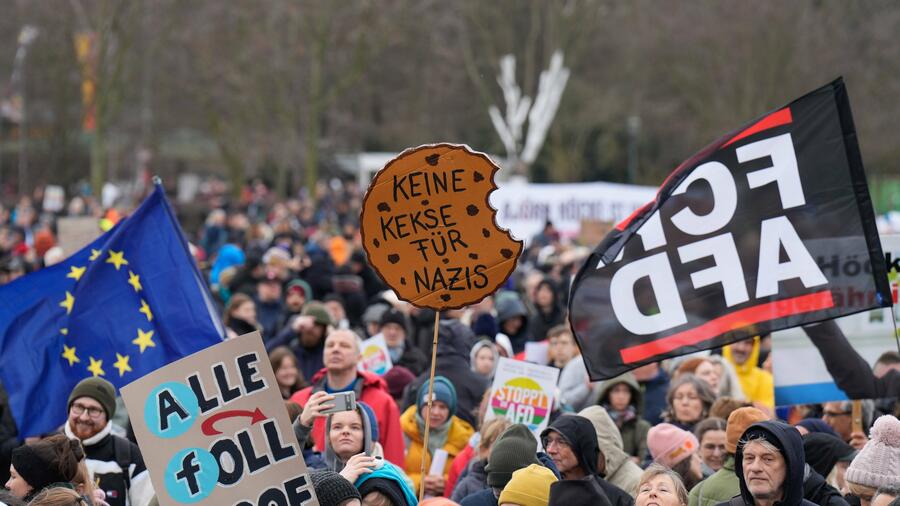 Meinungsumfrage: Mehrheit hält Demokratie in Deutschland für gefährdet