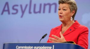 Migration: EU-Kommissarin: Zahl der Abschiebungen wird deutlich steigen