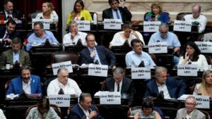 Reform: Argentiniens Parlament stimmt liberalem Gesetzespaket der Regierung zu