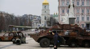 Ukraine – Die Lage am Morgen: Drittes Kriegsjahr in der Ukraine beginnt – Kiew: Frontlage „weiterhin schwierig“