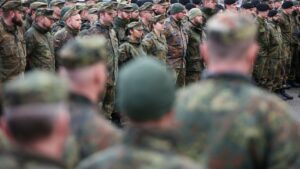 Verteidigung: Bundeswehr schrumpft auf 181.500 Soldaten