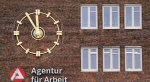 Arbeitsmarkt: BA-Forschungsinstitut – Beschäftigung und Arbeitslosigkeit steigen 2024