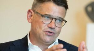 Boris Rhein: „Wir brauchen Wachstum und keine Wagenburg um den Kanzler“