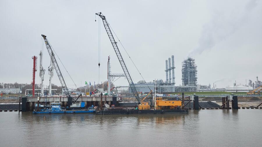 Erdgasversorgung: Eine Milliarde Euro Baukosten: Erstes stationäres LNG-Terminal entsteht in Stade