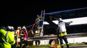 NRW: Erneut schweres Busunglück auf Autobahn