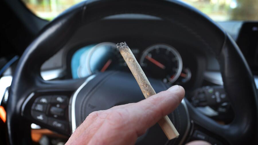 Cannabis-Legalisierung : Das gilt fürs Kiffen und Autofahren