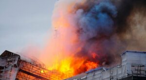 Dänemark: „Unser Notre-Dame-Moment“: Historische Börse in Kopenhagen steht in Flammen