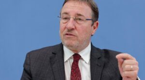 Interview: Achim Steiner: „Atomkraft ist die teuerste Option“