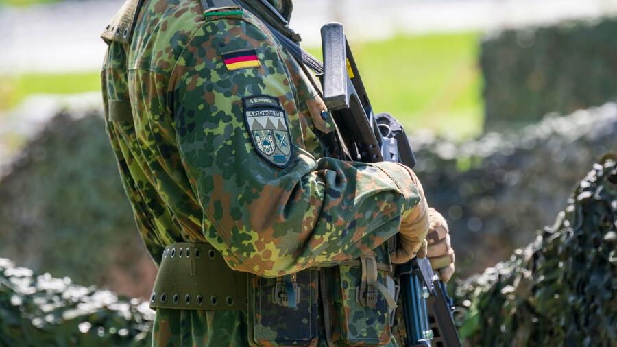 Prozess: AfD-naher Bundeswehr-Offizier gesteht Spionage für Russland