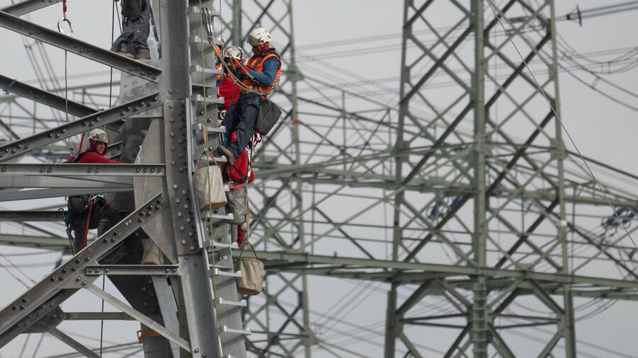 Stromnetze: Strommasten statt Erdkabel – Breites Bündnis fordert Umkehr bei Energiewende