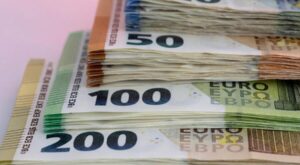 Brüssel: Regeln gegen Geldwäsche – EU beschließt Bargeldobergrenze