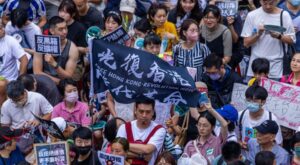 Fernost: Schlägereien und Proteste: Taiwan droht die politische Lähmung