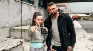 Im ersten Amazon-Trailer ist Marvel-Star Dave Bautista zurück als Spion von nebenan