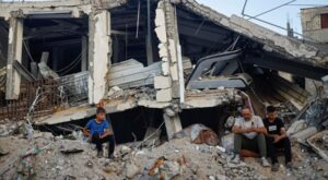 Israel-Krieg – die aktuelle Lage: Israels Militär verkündet tägliche Kampfpause an Straße im Süden Gazas