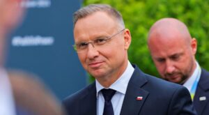 Rechtsstreit: Schlappe für Tusk – Polens Verfassungsgericht stärkt Duda den Rücken